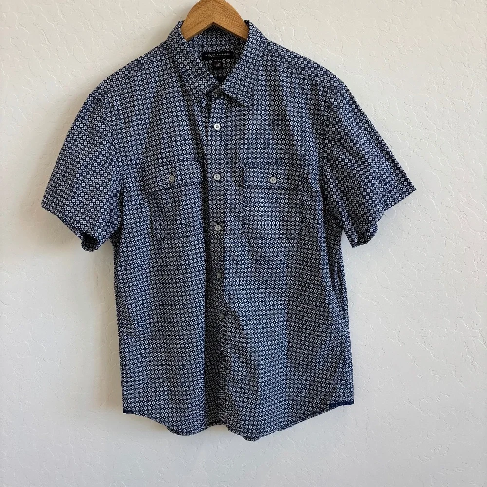 Banana Republic Men’s Regular Fit Short Sleeve Shirt - Navy Geo Print , Large